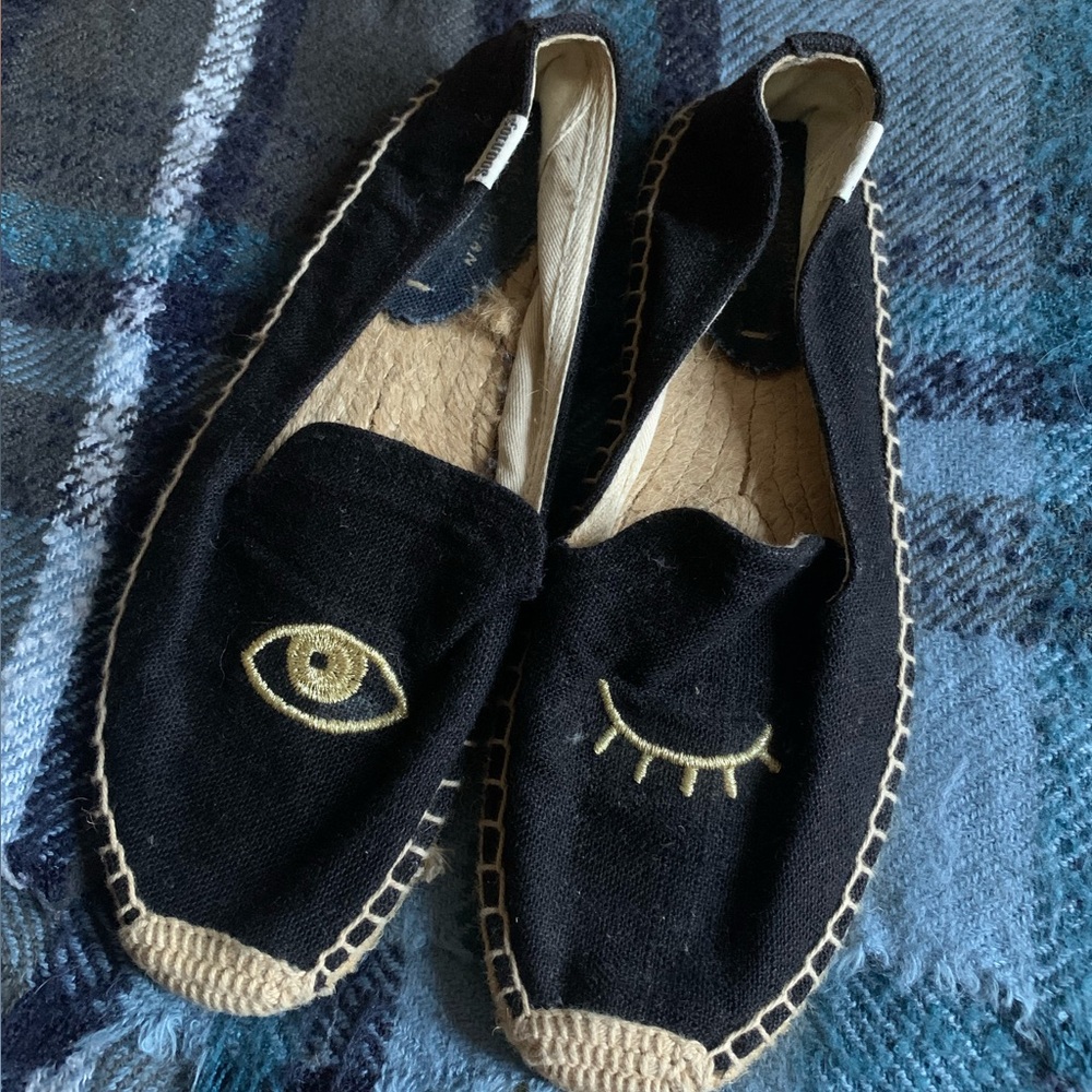 Soludos // Black Embroidered “Wink” Espadrilles